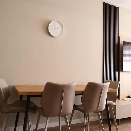 Appartement Bright 1br Location Quiet Tirana
