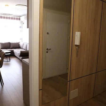 Appartement Bright 1br Location Quiet Tirana