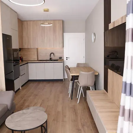Bright 1br Location Quiet *
