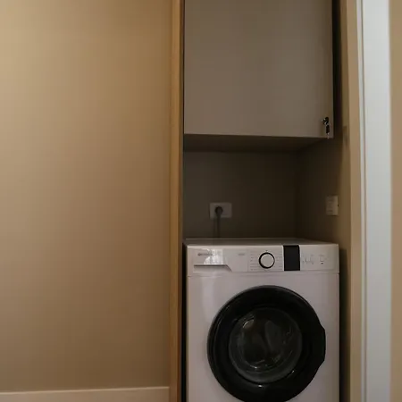 Bright 1br Location Quiet